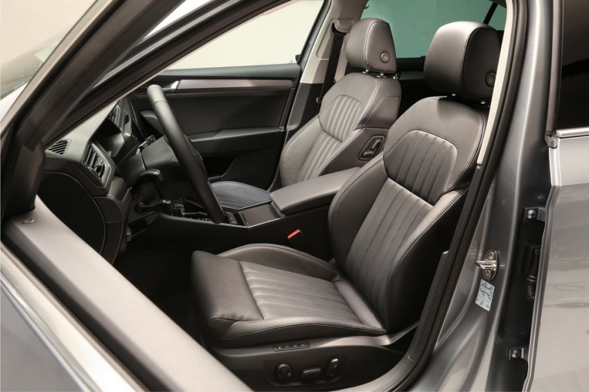 Skoda Superb - цены и комплектации, технические характеристики, фото и отзывы, двигатели и расход топлива, клиренс, обзор Шкода Суперб