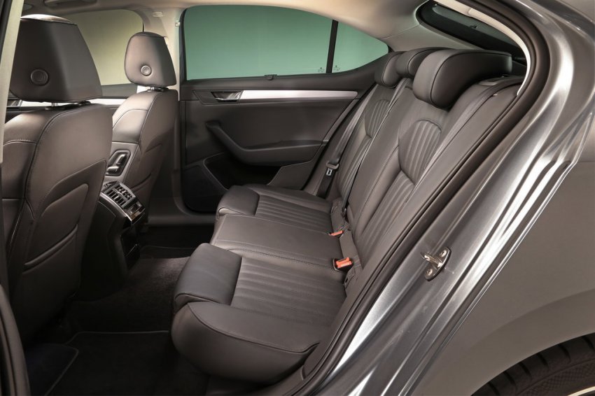 Skoda Superb - цены и комплектации, технические характеристики, фото и отзывы, двигатели и расход топлива, клиренс, обзор Шкода Суперб