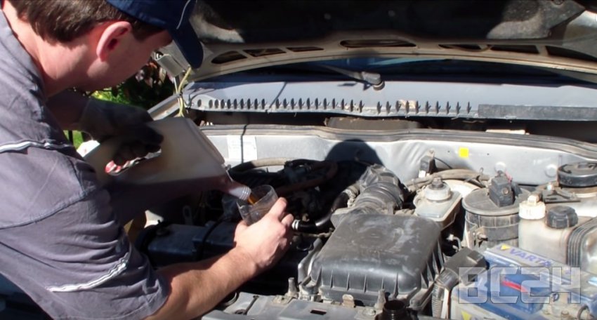 Что будет если двигатель работает без масла - видео эксперимент