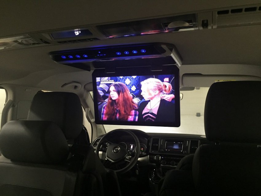 Выбираем автомобильный «телевизор» — монитор на потолок