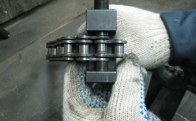 Как Проверить Растяжку Цепи Грм на Мотоцикле – Продольное перемещение