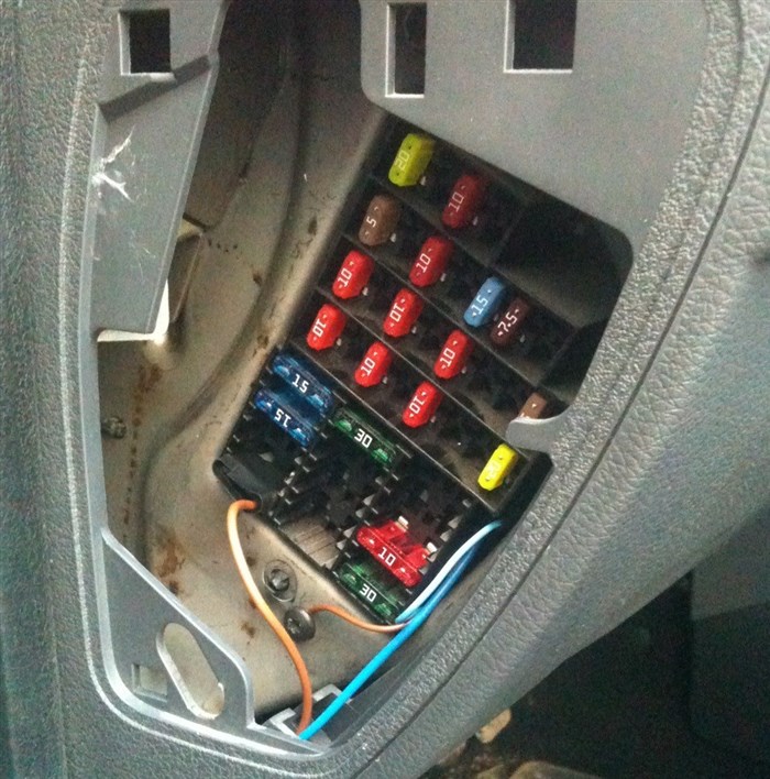 Не Горят Стоп Сигналы Renault Logan. Причины неисправности