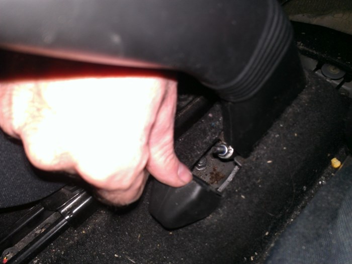 Горит Лампочка Ручника на Рено Логан – Отдельные рекомендации