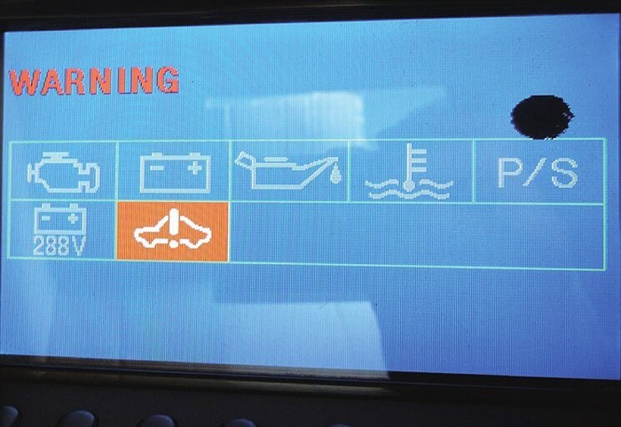 Бмв Горит Восклицательный Знак в Треугольнике. Информационные значки