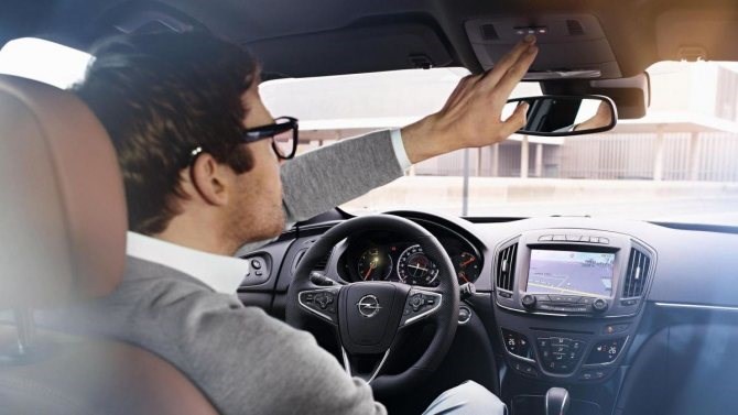 Горит Кнопка Сос в Автомобиле Красным. В ожидании новой эры Горит Кнопка Сос в Автомобиле Красным. В ожидании новой эры