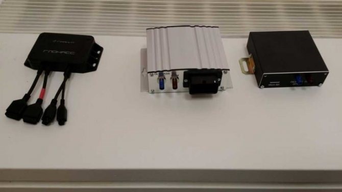 Горит Кнопка Сос в Автомобиле Красным. В ожидании новой эры Горит Кнопка Сос в Автомобиле Красным. В ожидании новой эры