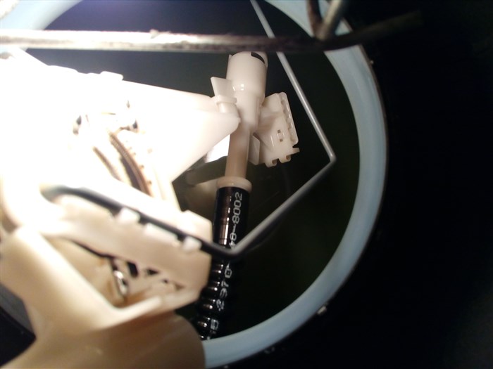 Ниссан Кашкай не Горят Габаритные Огни – Задний бп под капотом