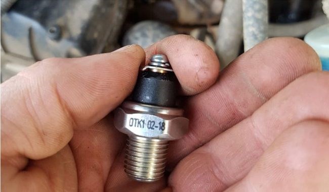 Не Горит Лампочка Масла на Ваз 2115 – Замена датчика