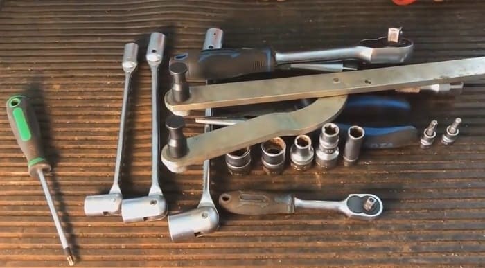 Горит Значок Генератора Форд Фокус 2 Вариант первый