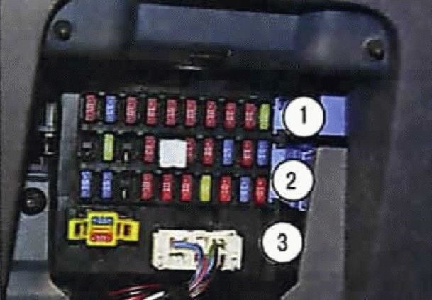 Ниссан Альмера не Горят Противотуманные Фары. Блок с реле