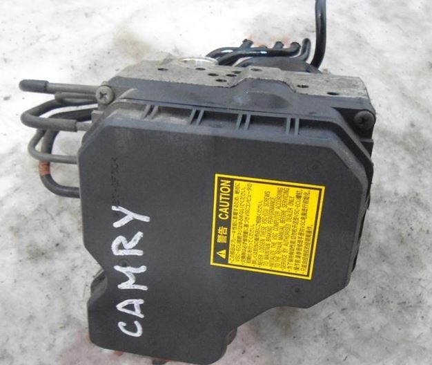 Горит Лампочка Зарядки на Тойоте Камри – Неисправность предохранителя