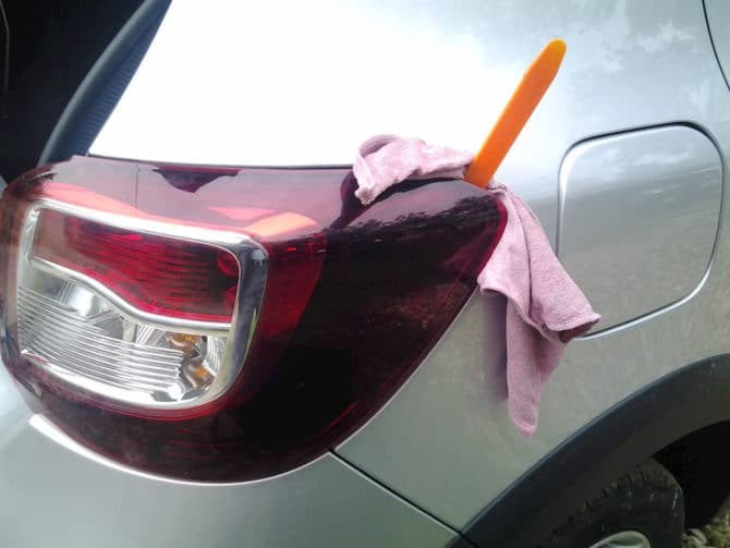 Горит Лампочка в Багажнике Рено Логан • Взаимосвязь факторов