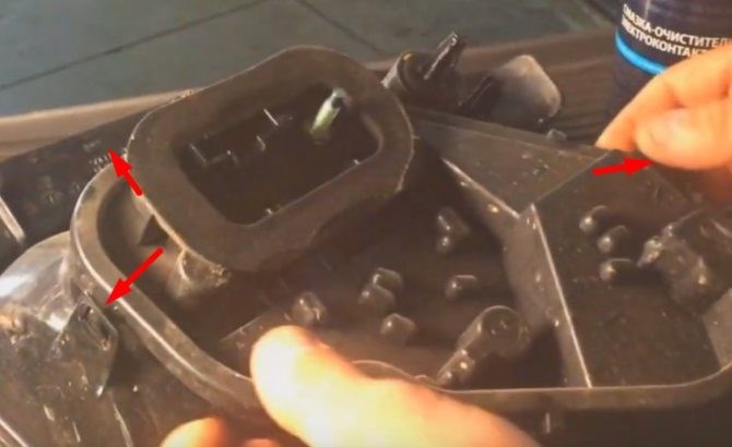 Горит Лампочка в Багажнике Рено Логан • Взаимосвязь факторов