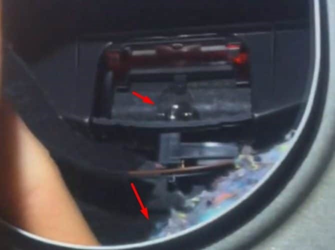 Горит Лампочка в Багажнике Рено Логан • Взаимосвязь факторов