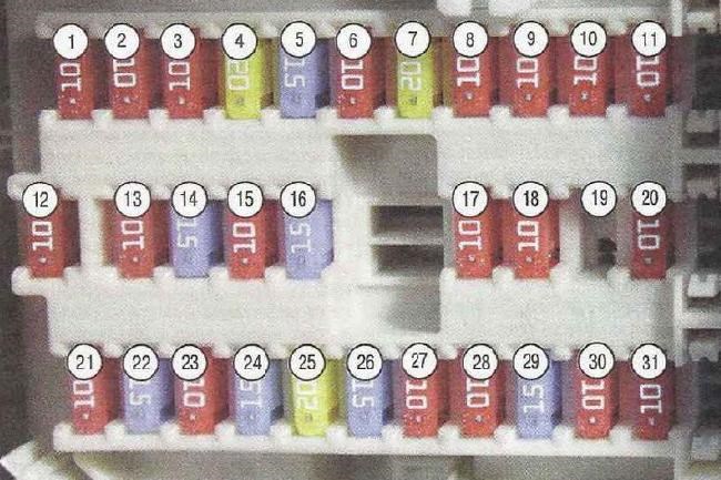 Ниссан Примера не Горит Ближний Свет Перегорела лампа