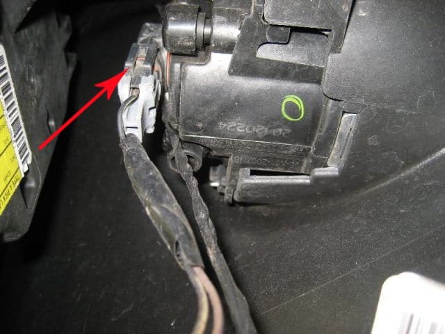 Форд Фокус 3 не Горят Противотуманки. Бп в моторном отсеке