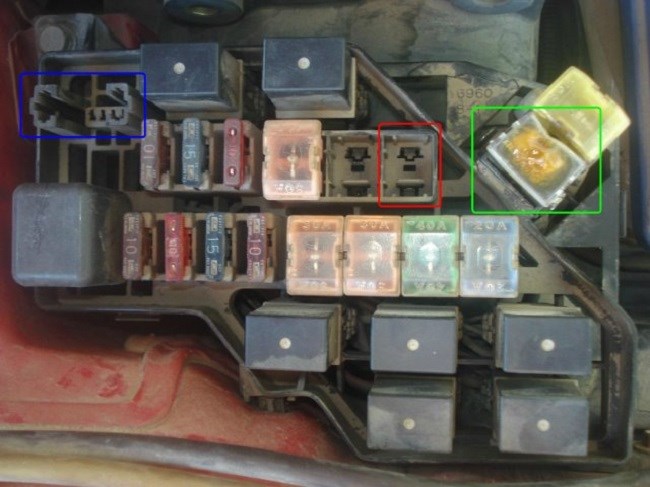 Тойота Горит Лампочка Аккумулятора Зарядка Есть. Двузначные коды