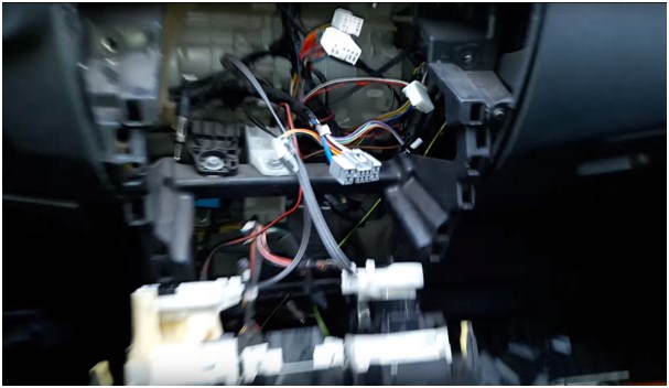 На Тойоте Королле не Горят Противотуманки… Установка противотуманных фар