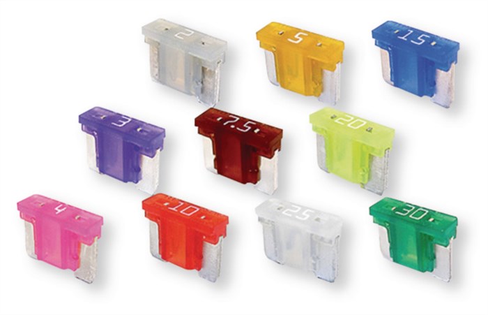 Не Горит Задняя Противотуманка Мазда 6 © Откручиваем фары