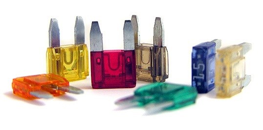 Не Горит Задняя Противотуманка Мазда 6 © Откручиваем фары