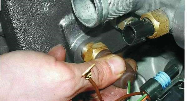 Горит Датчик Охлаждающей Жидкости Ваз 2110 • Замена датчика