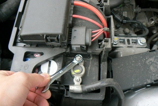 Горит Уровень Охлаждающей Жидкости на Шкоде. Порядок работ