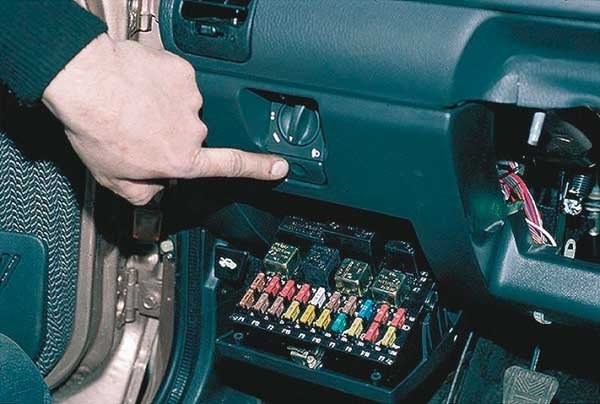 Ауди 100 не Горят Противотуманки. Неверное подключение