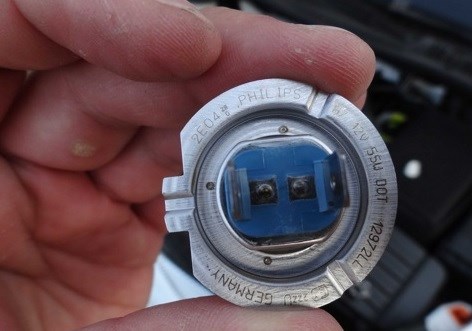 Шкода Октавия не Горят Задние Габариты – Блок под капотом