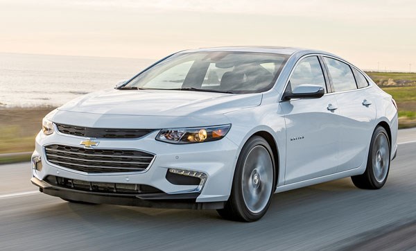 У Рено Дастер Горит Восклицательный Знак © Сообщающие о неисправности