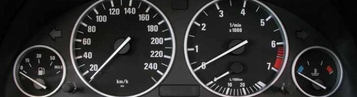 Спидометр Работает Бмв но Горит Абс – Bmw 5 датчик скорости