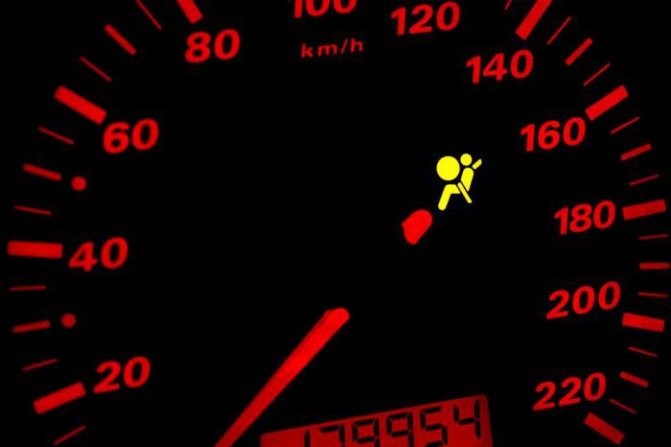 Горит Подушка Безопасности на Ниссан Примера. Air bag сброс ошибки