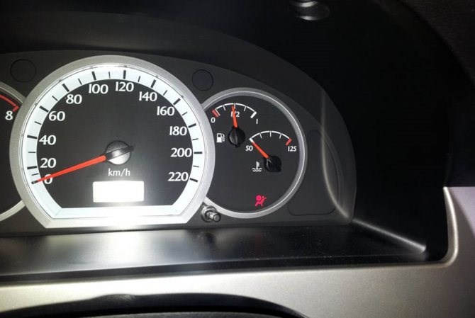 Горит Подушка Безопасности на Ниссан Примера. Air bag сброс ошибки