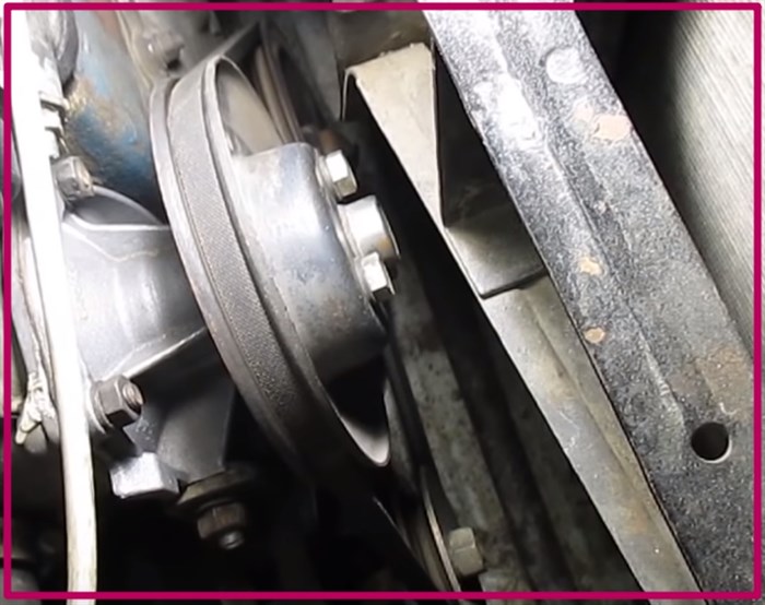 Горит Тускло Лампа Зарядки Ваз 2105 – Ремень генератора