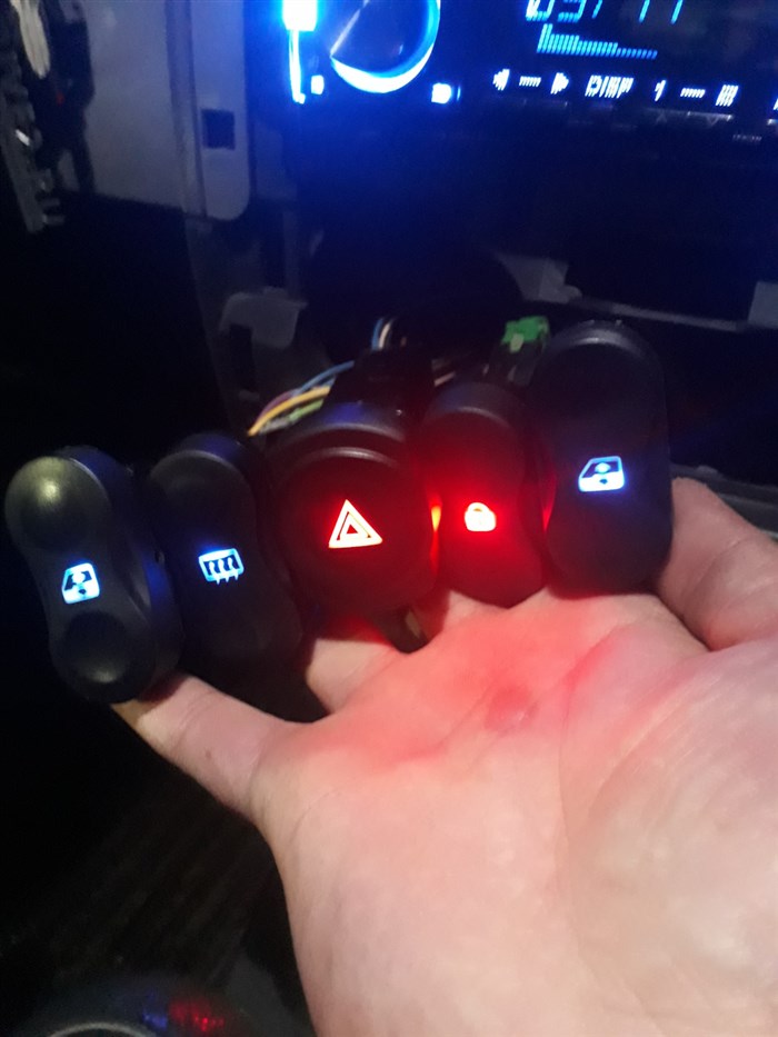 Не Горят Кнопки Стеклоподъемников Рено Сандеро… Renault logan 2012