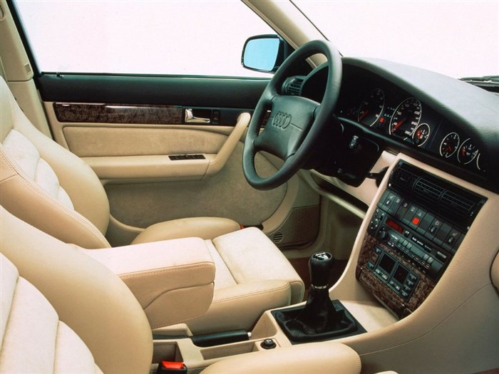 Не Горит Лампочка Подсветки Ауди а6 © Силовые предохранители