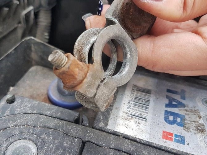 Киа Рио не Заводится Панель не Горит Сульфатация пластин акб