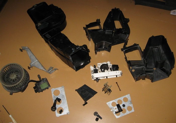 На Ауди 80 Горит Предохранитель на Габариты. Вентилятор охлаждения