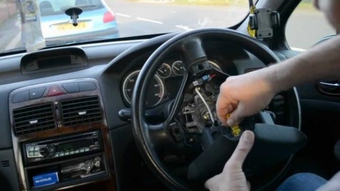 Горит Значок Подушки Безопасности Шкода Октавия а7 – Устранение проблемы