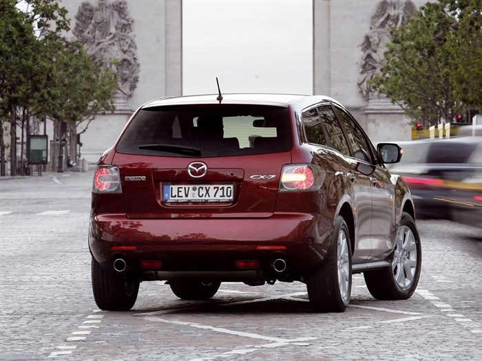 Горит Датчик Скользкая Дорога Мазда 3 • Блок под капотом