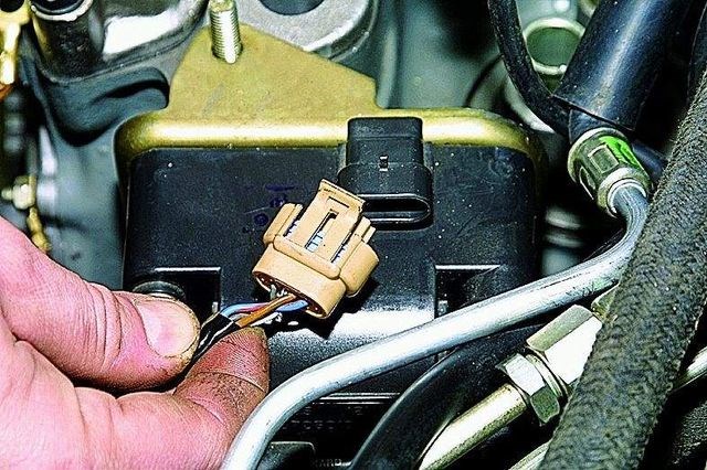 Троит Ваз 2110 Инжектор Чек не Горит • Система питания