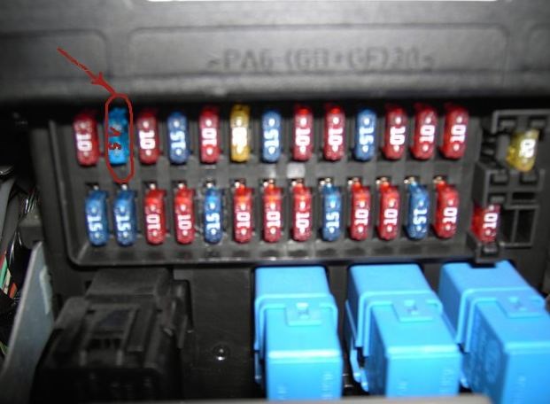 Не Горят Габариты на Ниссан Примера – Блоки под капотом