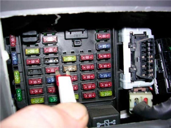 Не Горит Свет в Салоне Ниссан Теана. Блоки под капотом