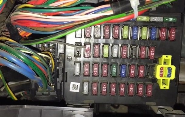 Не Горит Подсветка Салона Киа Рио 3. Предохранители и реле kia rio 3