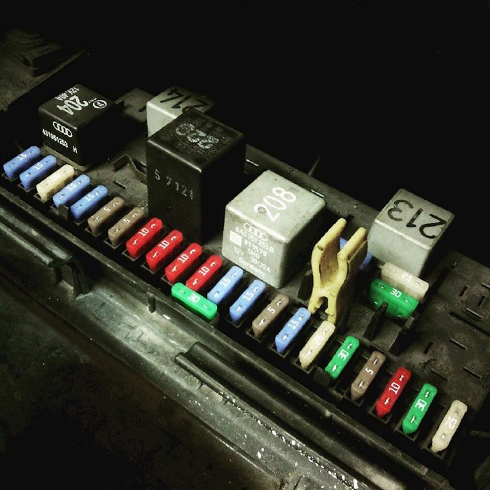 Не Горит Габарит Задний на Ауди 100 © Неисправности и их устранение