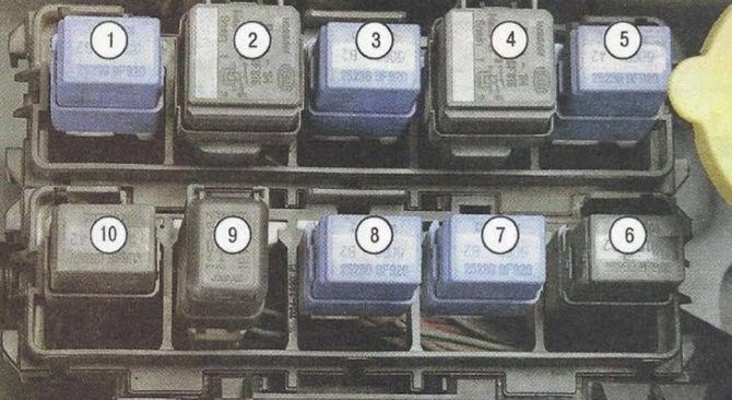 Не Горит Ближний Свет Ниссан Примера Р11. Предохранители в салоне