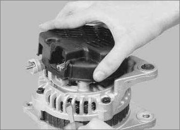 Киа Спектра Нет Зарядки Лампа Горит Снятие бп под капотом