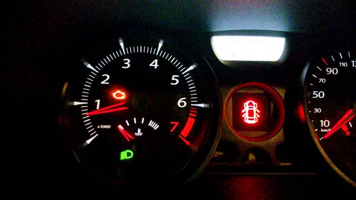 Должен ли Гореть Чек на Рено Симбол • Тормозная система