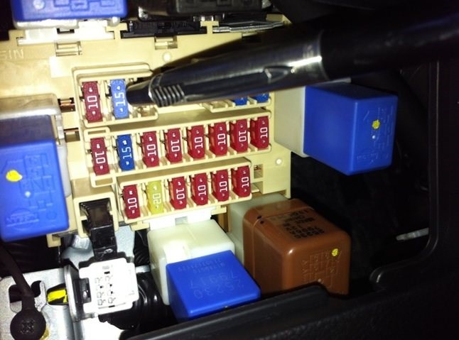 Горят Лампочки на Панели Ниссан Икстрейл. Размещение блоков