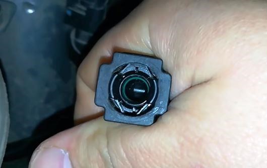 Горит Шестеренка с Восклицательным Знаком Лада Веста. Полезные советы