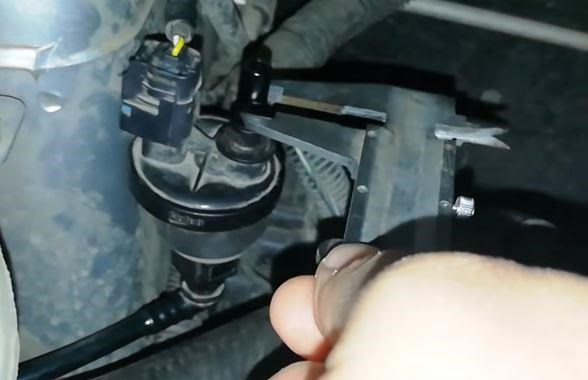 Горит Шестеренка с Восклицательным Знаком Лада Веста. Полезные советы